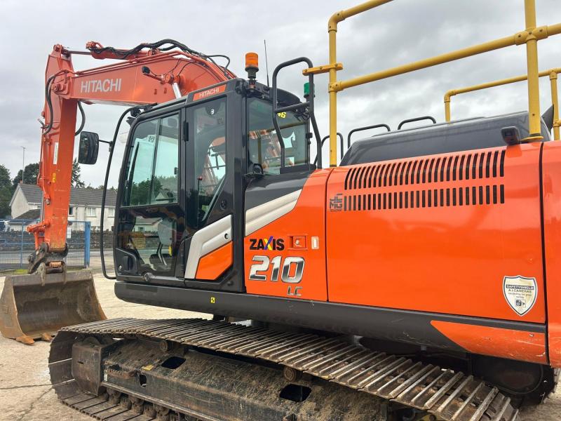 Hitachi ZX210 LC-7