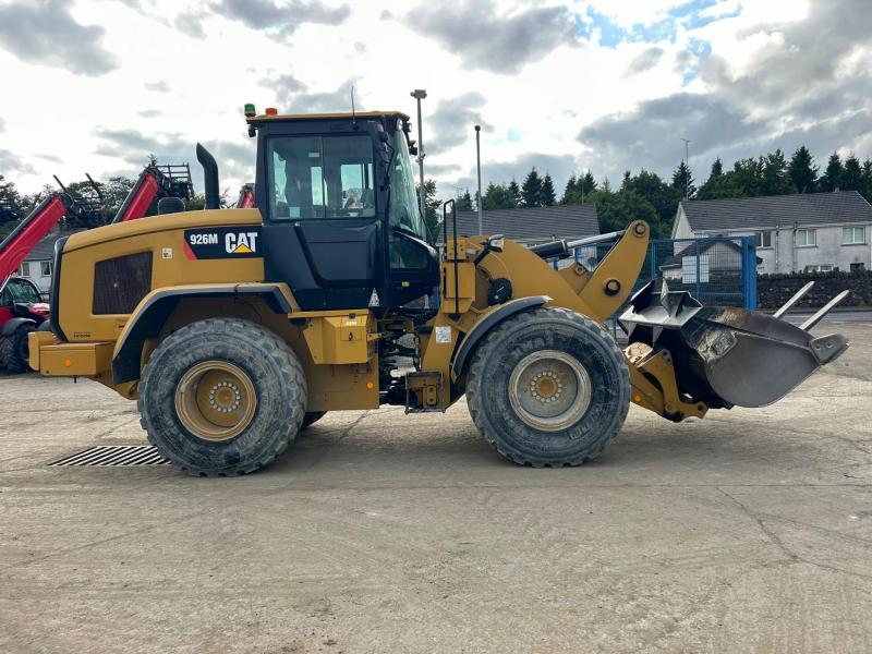 CAT 926M
