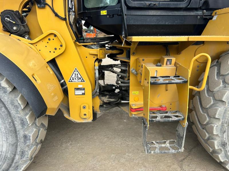 CAT 926M