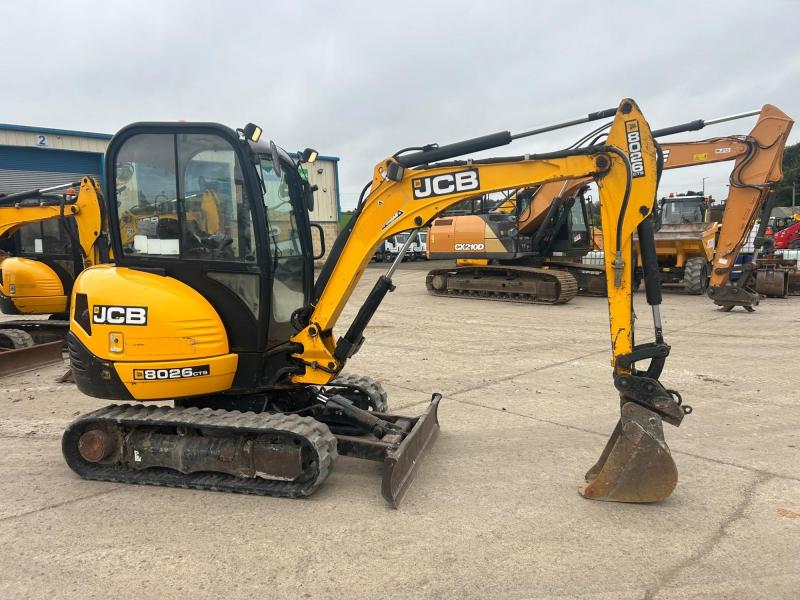 JCB 8026