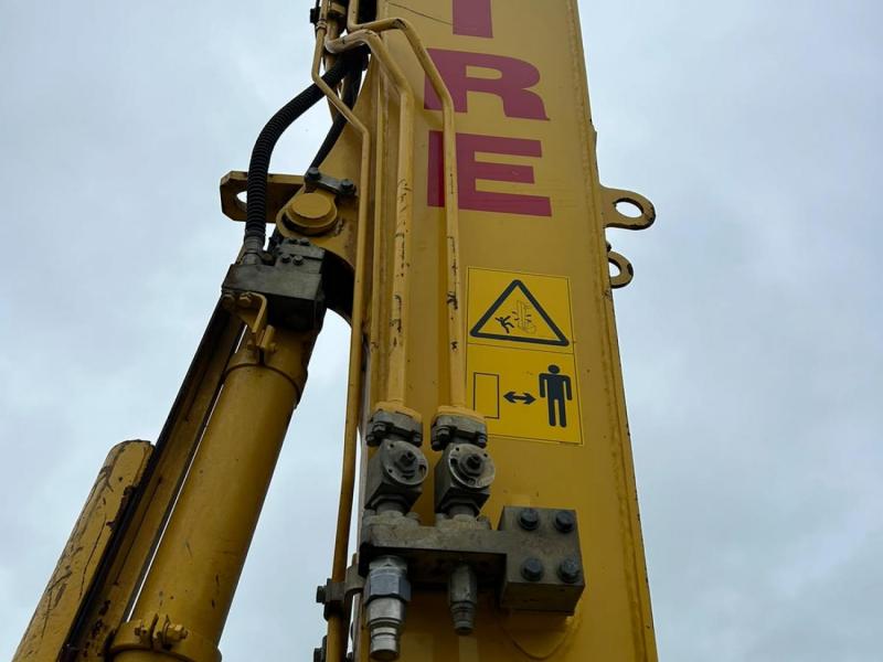 Komatsu PC210LC-11 Long Reach