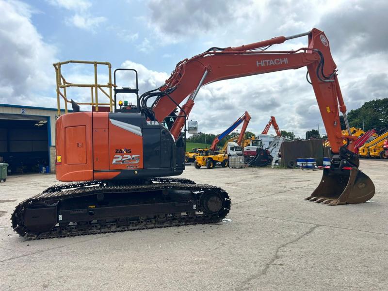 Hitachi ZX225 USLC-7