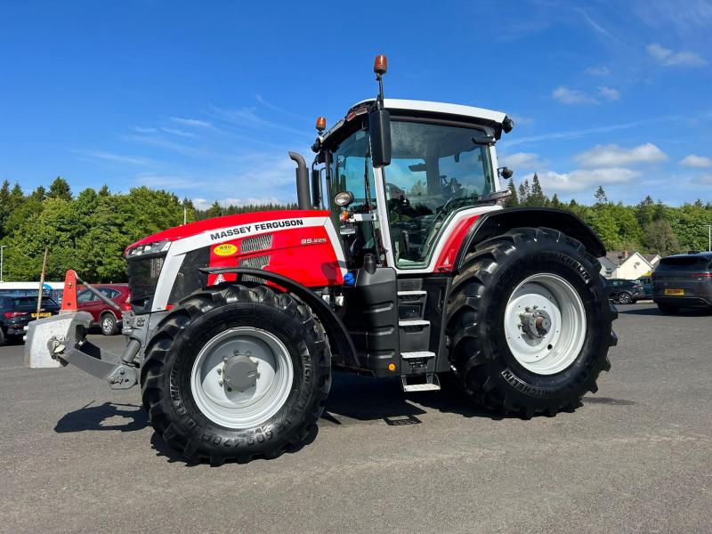 Massey Ferguson 8S.225