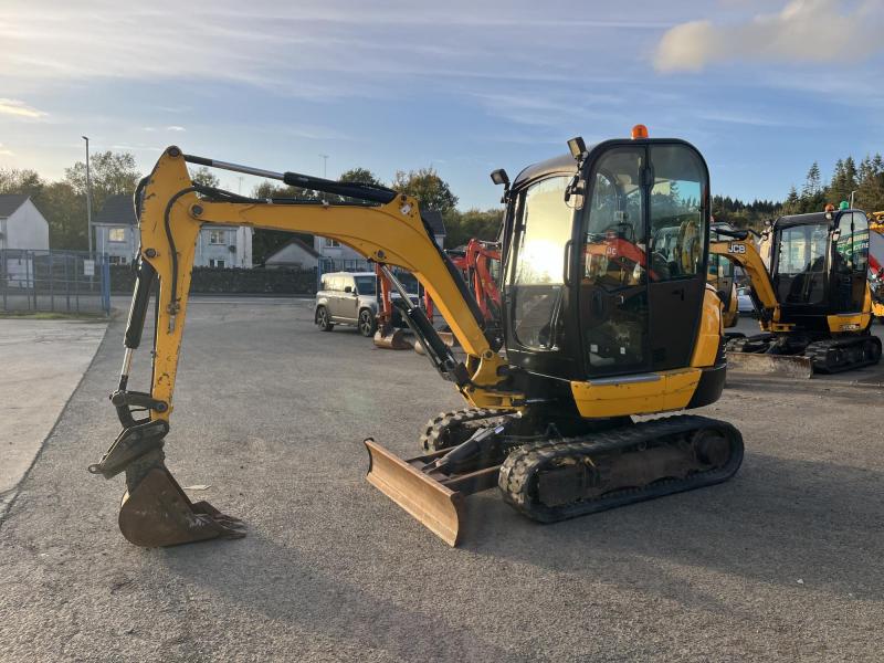 JCB 8026