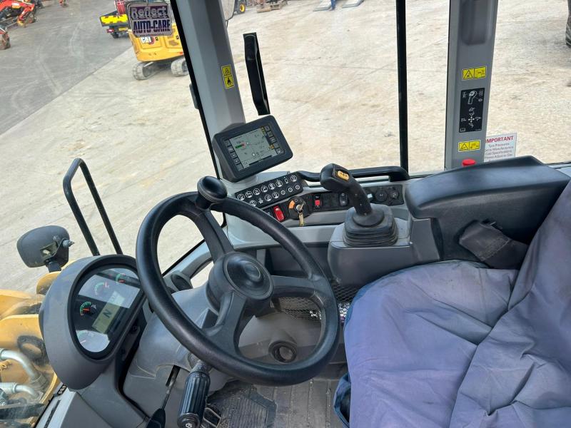CAT 926M