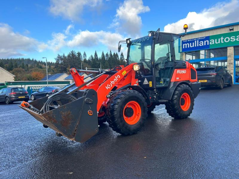 Kubota R090 Shovel