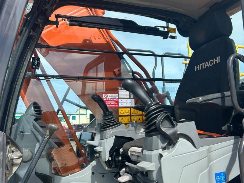 Hitachi ZX210 LC-7