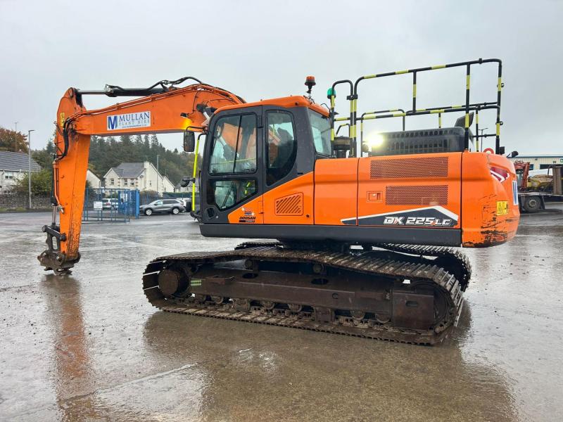 Doosan DX225 LC-7 ( New Model )