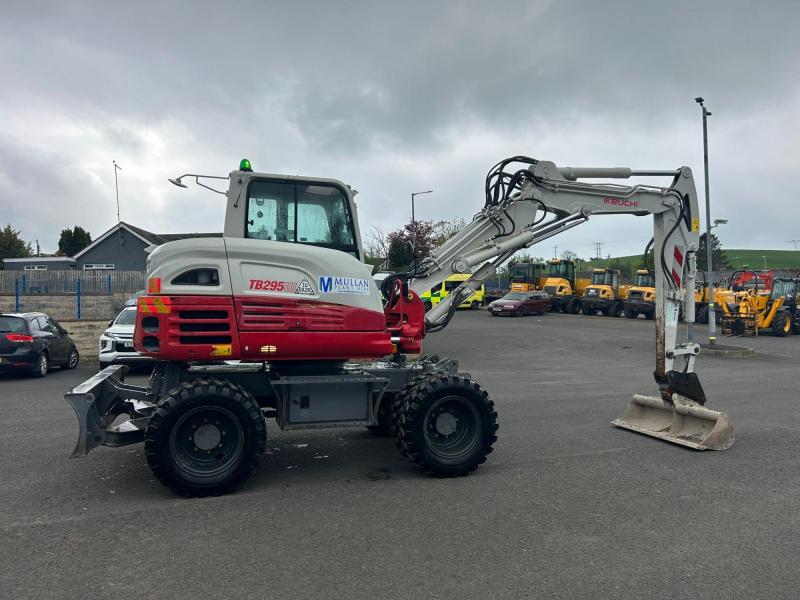 Takeuchi TB295W 3 Piece Boom