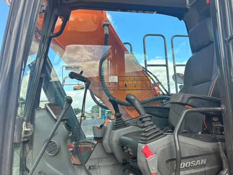 Doosan DX210 LC-7 ( New Model )