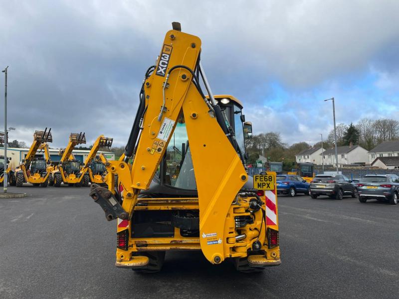 JCB 3CX Air Con / 68kW