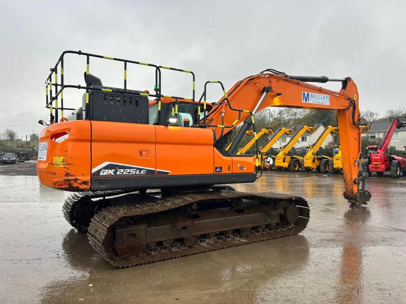 Doosan DX225 LC-7 ( New Model )