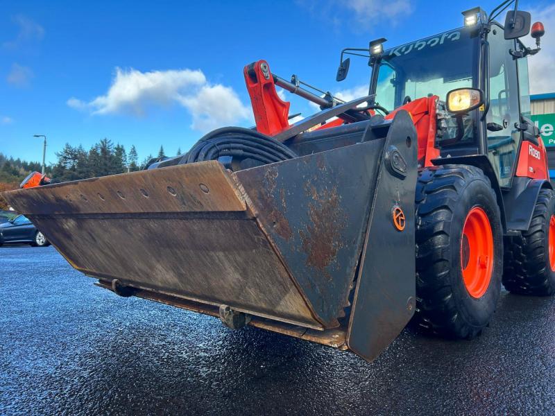 Kubota R090 Shovel