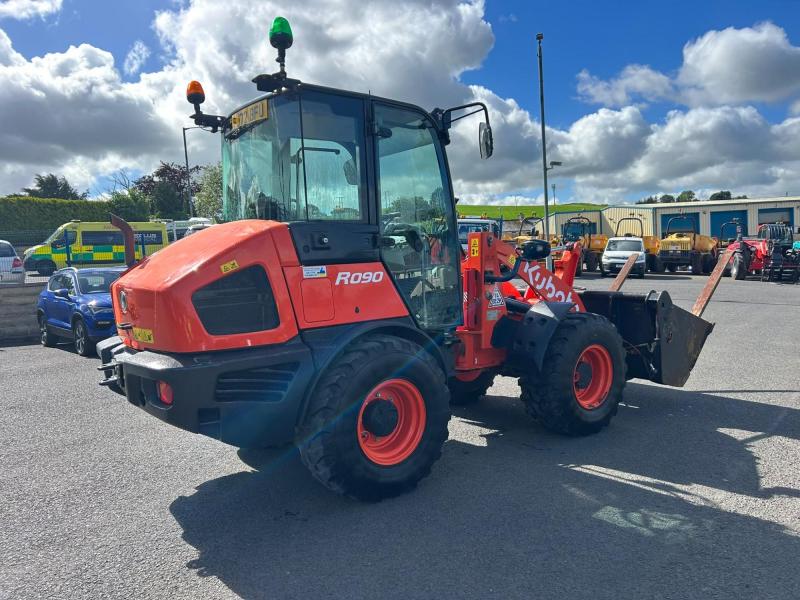 Kubota R090 Bucket / Forks / AC