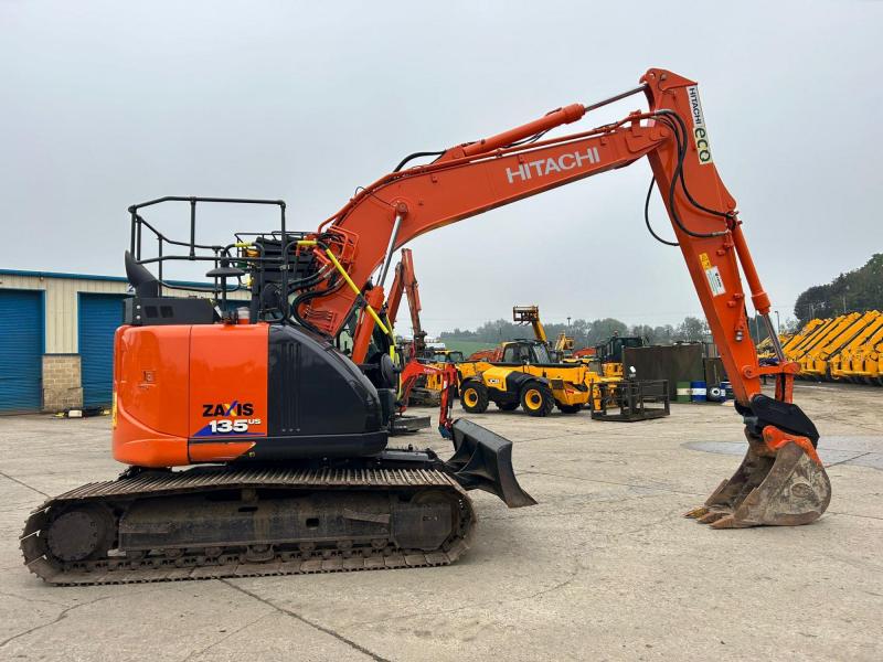 Hitachi ZX135 US-6 Blade