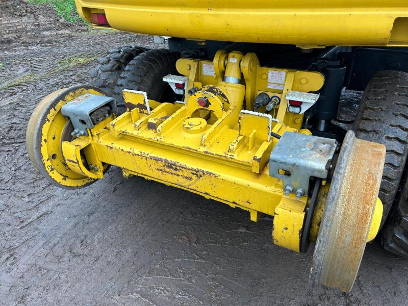 Komatsu PW160ES-6K Rail Road (Off set Boom)