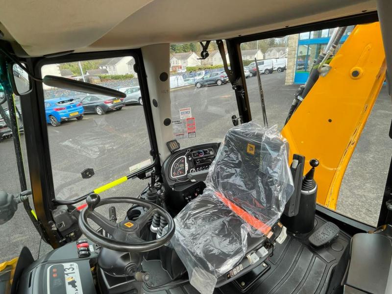 JCB 3CX Air Con / 68kW