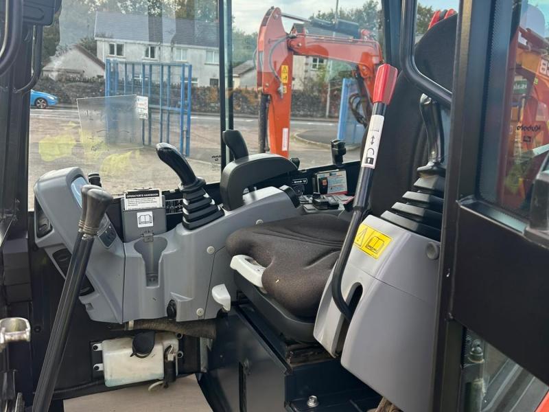Kubota U27-4