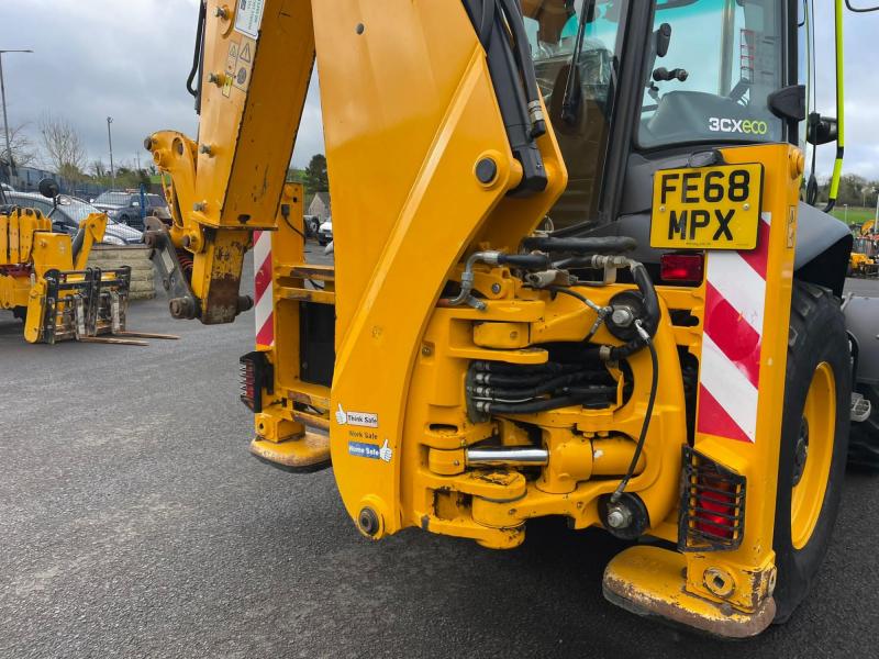 JCB 3CX Air Con / 68kW