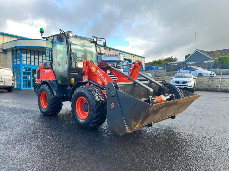Kubota R090 Shovel