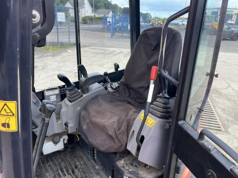 Kubota U27-4