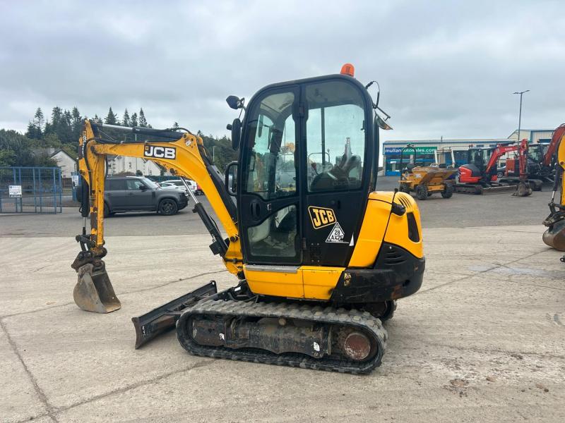 JCB 8026