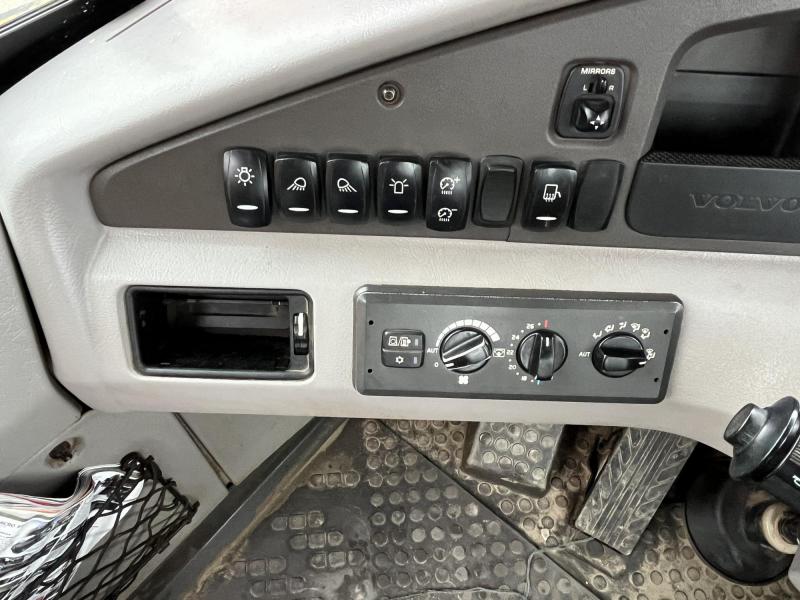 Volvo A30G ( Tail Door )