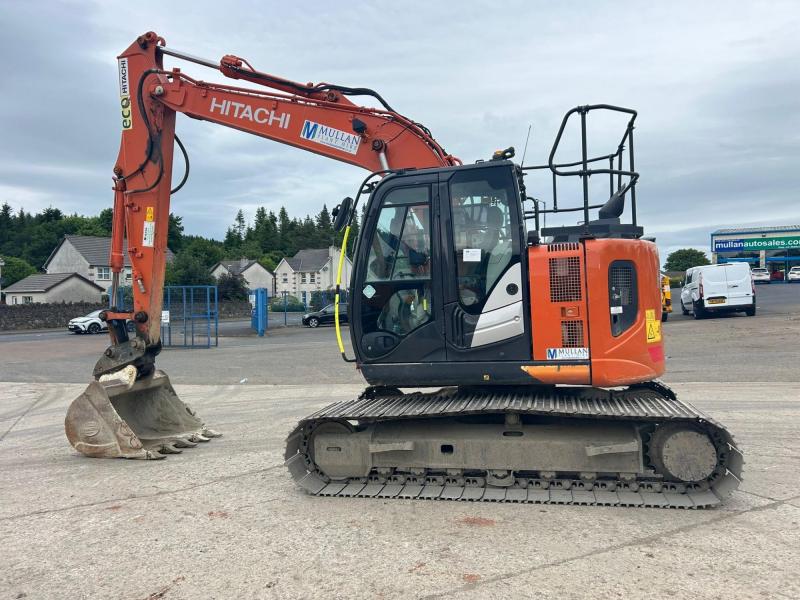 Hitachi ZX135 US-6