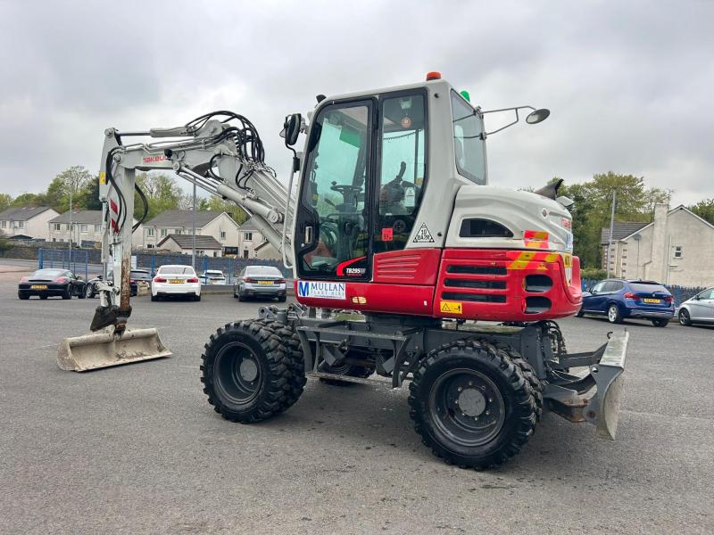 Takeuchi TB295W 3 Piece Boom