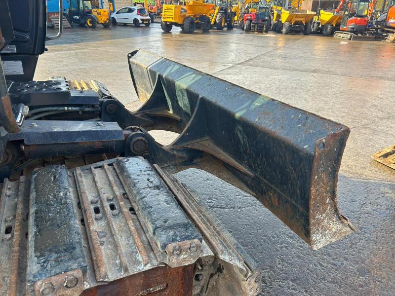 Hitachi ZX135 US-6 Blade