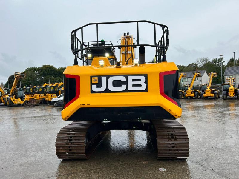 JCB 220X