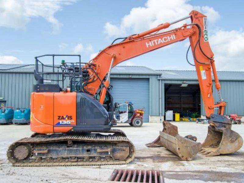 Hitachi ZX135 US-6