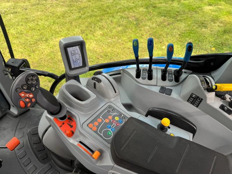 New Holland T6.180 DCT