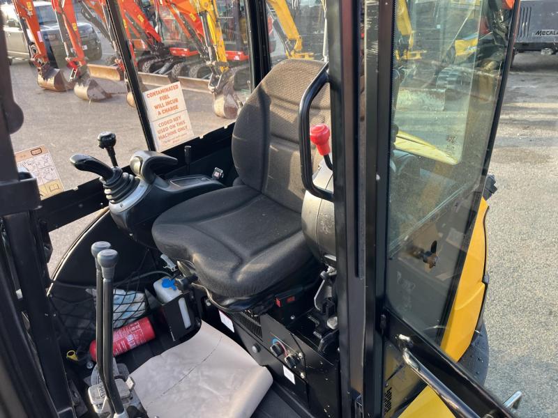 JCB 8026