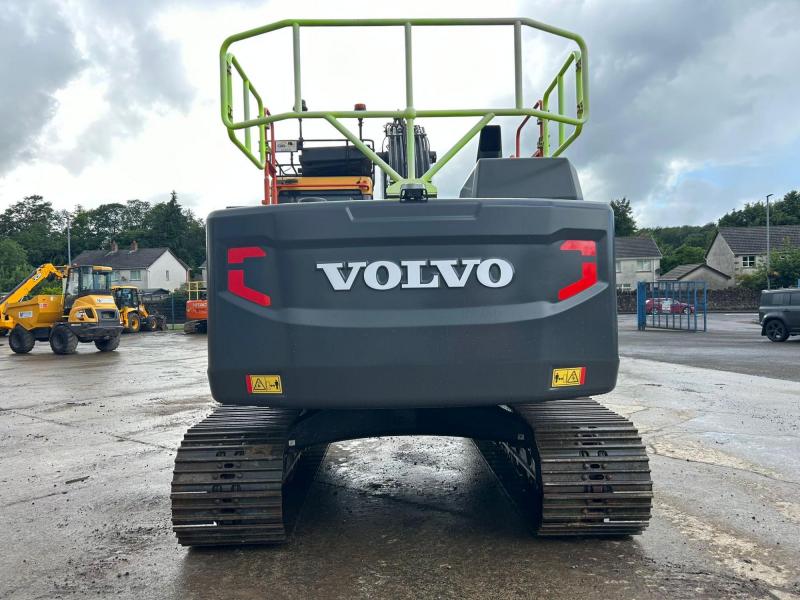 Volvo EC220 EL ( Rotational Piping )