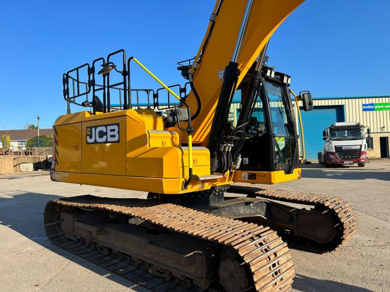 JCB 220X