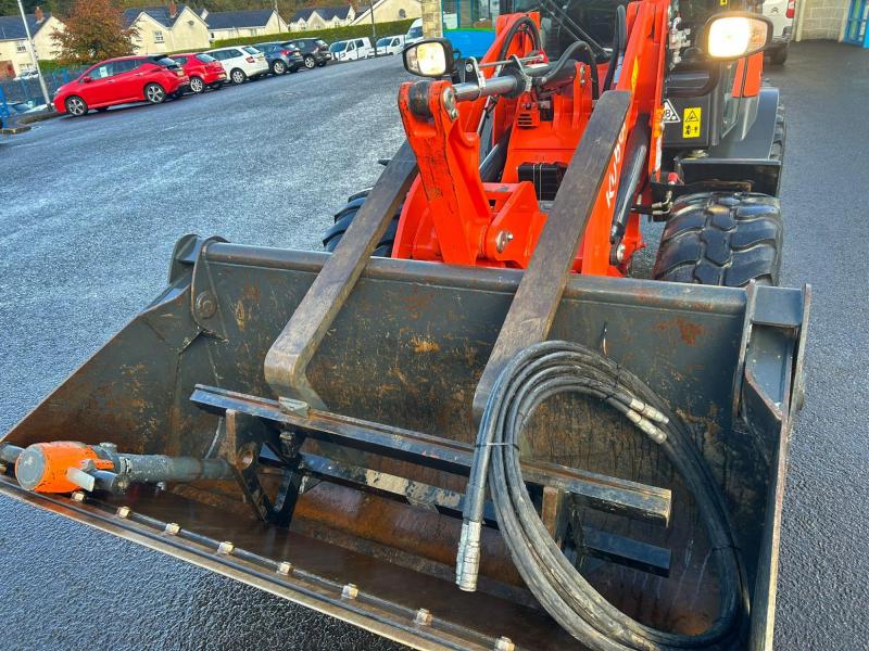 Kubota R090 Shovel