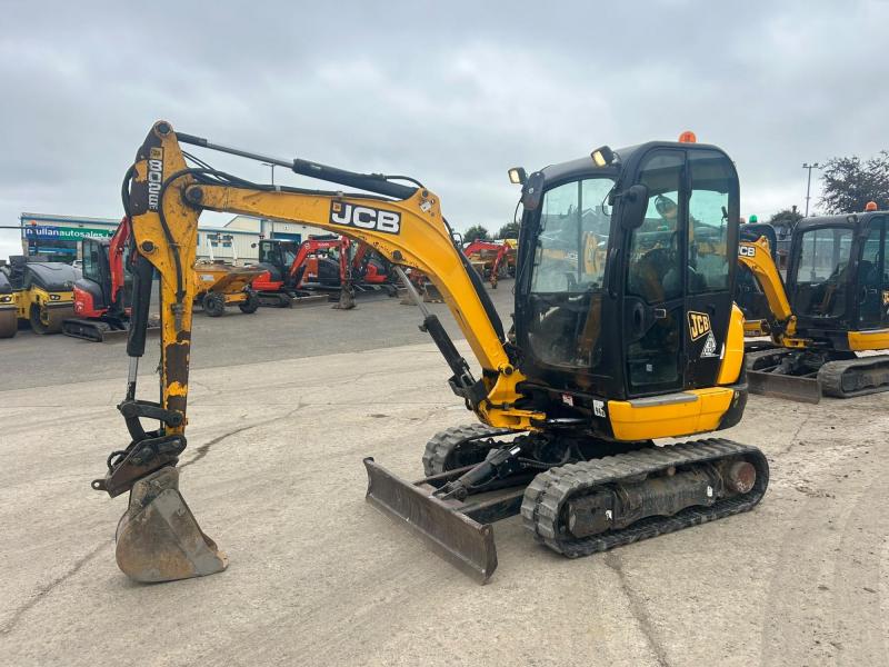 JCB 8026