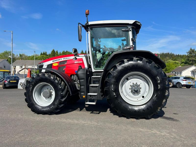 Massey Ferguson 8S.225
