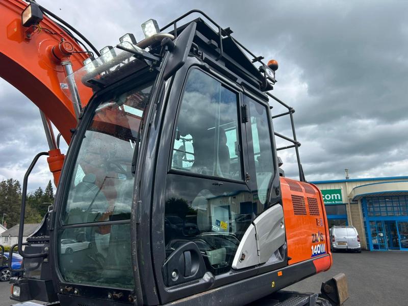 Hitachi ZX140W-6