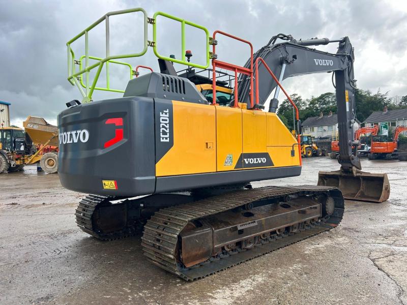 Volvo EC220 EL ( Rotational Piping )