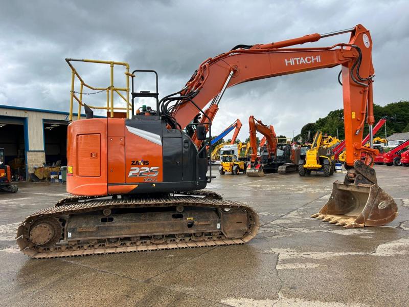 Hitachi ZX225 USLC-7