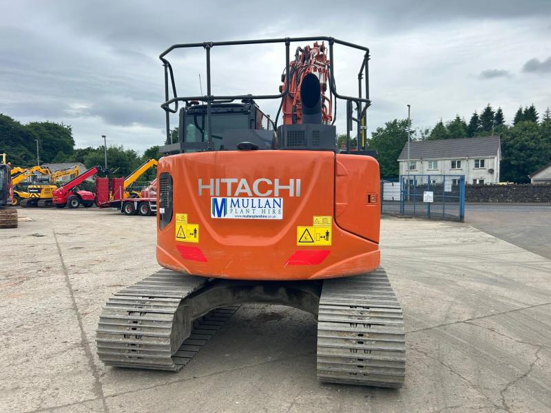 Hitachi ZX135 US-6