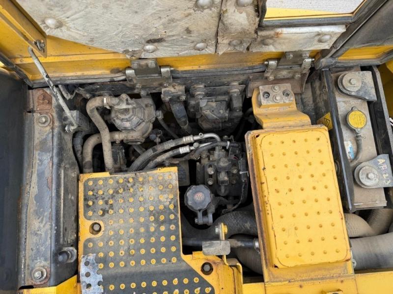 Komatsu PC138 US-11