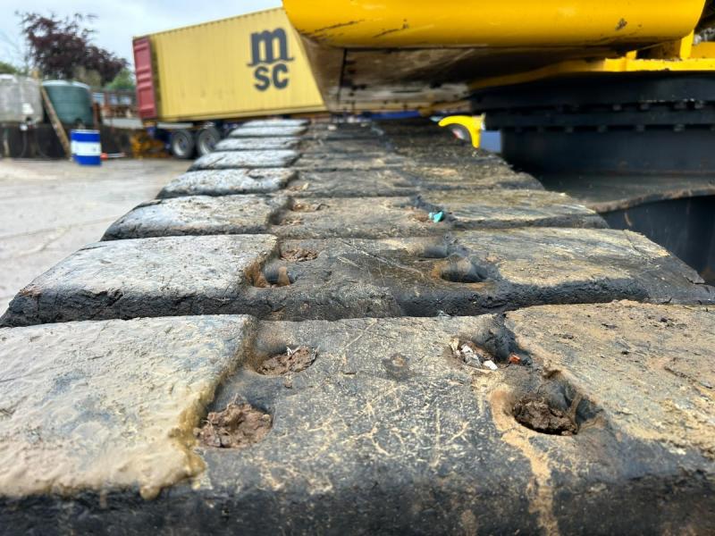 Komatsu PC210LC-11 Long Reach