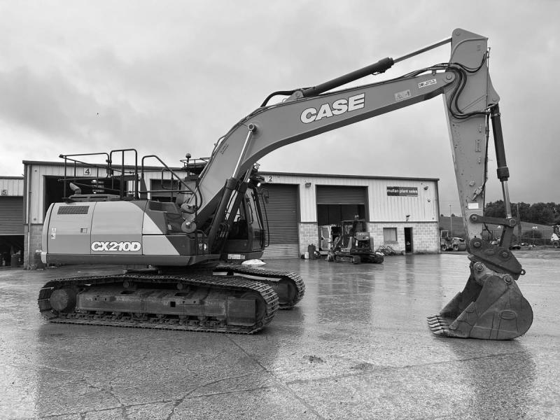 Case CX210D