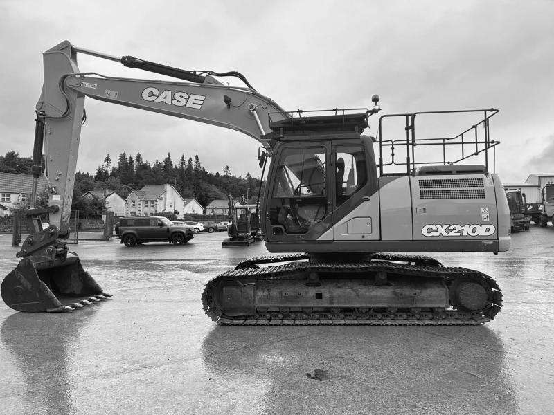 Case CX210D