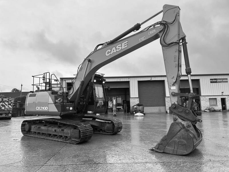 Case CX210D