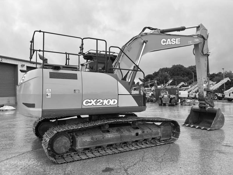 Case CX210D