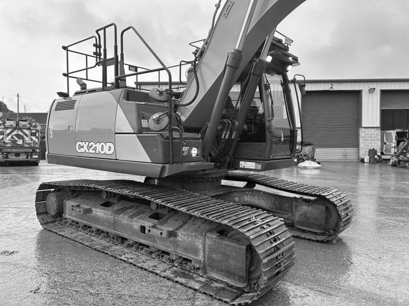 Case CX210D